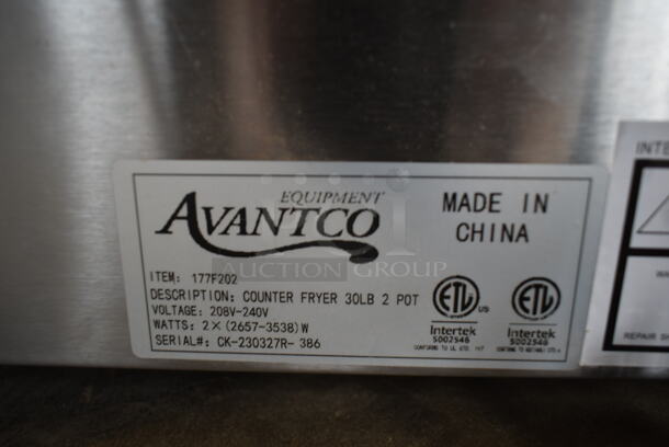 BRAND NEW SCRATCH AND DENT! Avantco 177F202 Stainless Steel 30 lb. Dual Tank Medium-Duty Electric Countertop Fryer w/ 2 Metal Fry Baskets and 2 Lids. 208/240 Volts, 1 Phase. - Image 9 of 9