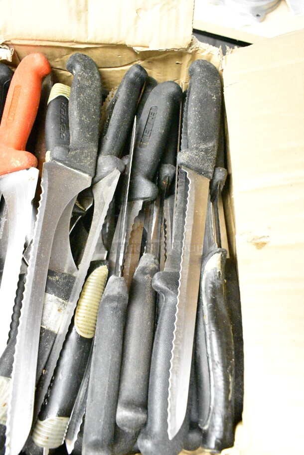 50 SHARPENED Stainless Steel Knives Including Serrated Bread Knives. 50 Times Your Bid!  - Image 5 of 10
