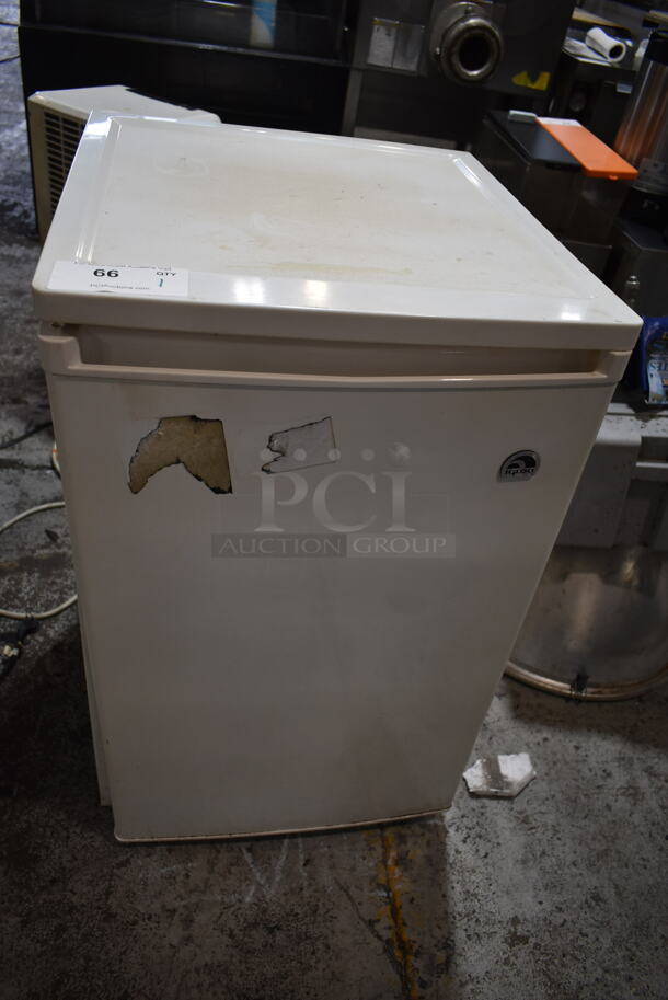 Igloo FRF323 Metal Mini Cooler. 115 Volts, 1 Phase. Tested and Working! - Image 2 of 4