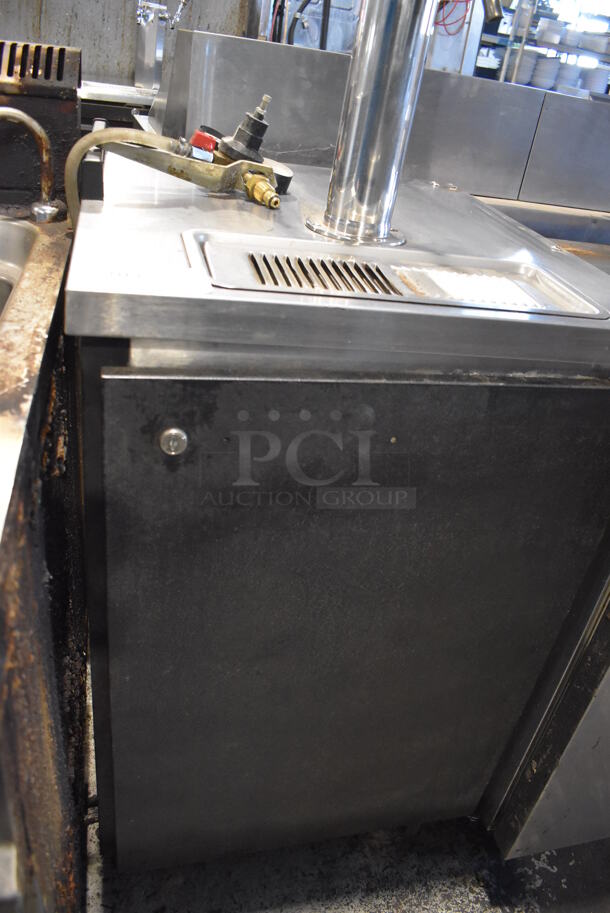 Beverage Air BM23 Stainless Steel Commercial Direct Draw Kegerator w/ Beer Tower on Commercial Casters. 115 Volts, 1 Phase. 24x26.5x49.5. Tested and Working! - Image 3 of 7