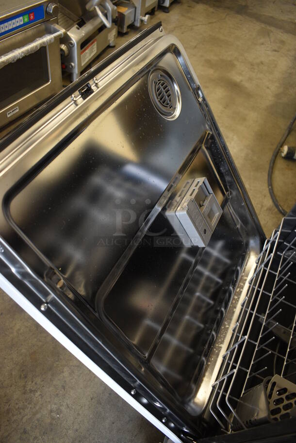 BRAND NEW SCRATCH AND DENT! Whirlpool WDT730PAHW 0 Metal Undercounter Dishwasher. 24x24x35 - Image 10 of 10