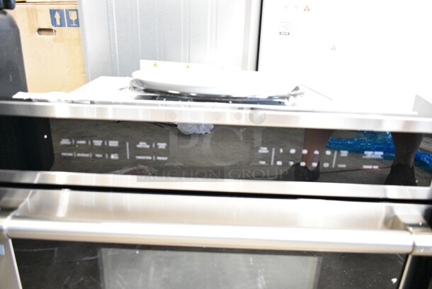 BRAND NEW SCRATCH AND DENT! KoolMore KM-CWO30-SS 30 in. Built-in Microwave with Convection Oven and Air Fryer. 120 Volts, 1 Phase.  - Image 4 of 11