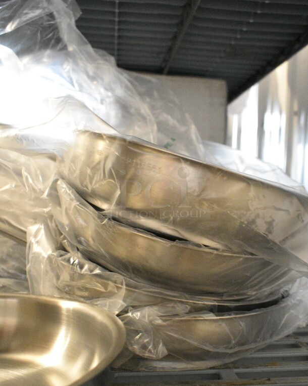 6 BRAND NEW! Vollrath 11114-24 9-1/2" Stainless Steel Frying Pan w/ Hollow Metal Handle. 6 Times Your Bid!  - Image 3 of 5