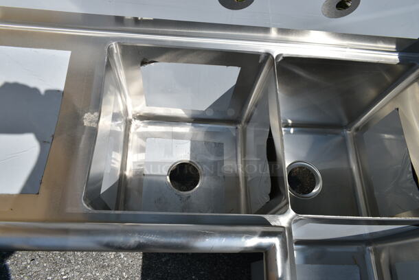 BRAND NEW SCRATCH AND DENT! Regency 600S3141414C Stainless Steel 44 1/2" 16 Gauge Stainless Steel Three Compartment Commercial Corner Sink with Two Drainboards - 14" x 14" x 14" Bowls. No Legs. - Image 8 of 10