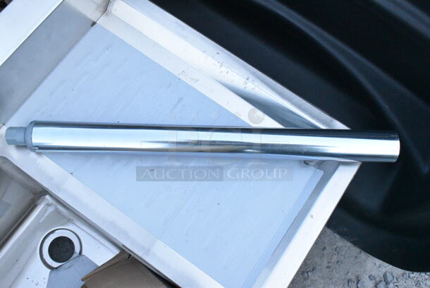 BRAND NEW SCRATCH AND DENT! Regency 600B1101412R 1 Bowl Underbar Sink with Drainboard - 24" x 18 3/4" - Right Drainboard - Image 2 of 7