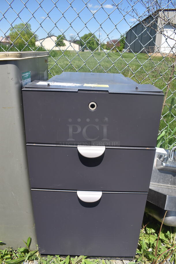 Metal 3 Drawer Filing Cabinet - Image 2 of 7