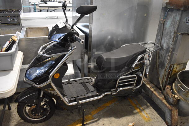 E-bike Moped. 27x62x51