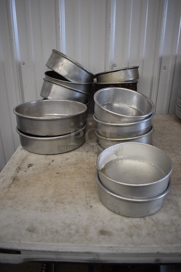 ALL ONE MONEY! Lot of 18 Various Metal Round Baking Pans. Includes 9.5x9.5x2.5, 8.5x8.5x3, 7.5x7.5x2, 6.5x6.5x3, 6.5x6.5x2 - Image 2 of 7