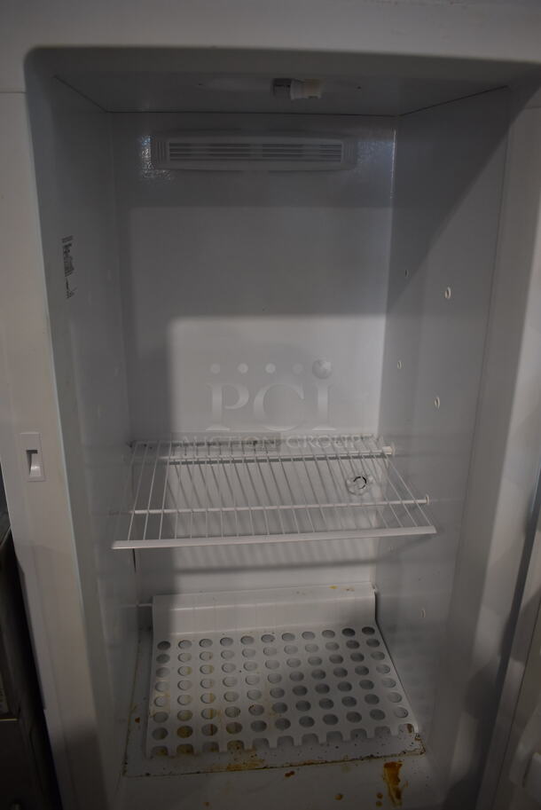 Electrolux FFFU14F2QWR Single Door Reach In Freezer. 115 Volts, 1 Phase. 30x33x62. Tested and Working! - Image 5 of 6