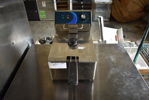 BRAND NEW SCRATCH AND DENT! 2023 Hoocoo FRY-10L Stainless Steel Commercial Countertop Electric Powered Fryer w/ Lid and Fry Basket. 120 Volts, 1 Phase.