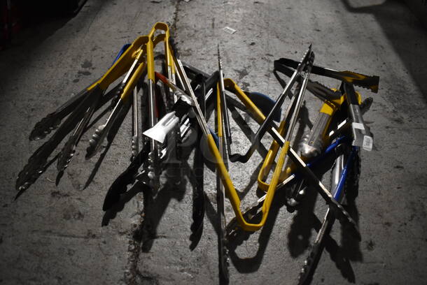 ALL ONE MONEY! Crate of Various BRAND NEW Items Including Tongs - Image 4 of 4
