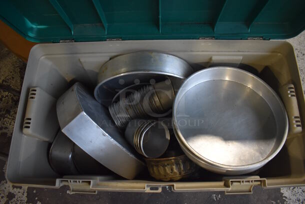 ALL ONE MONEY! Lot of Various Metal Baking Pans in Poly Bin.