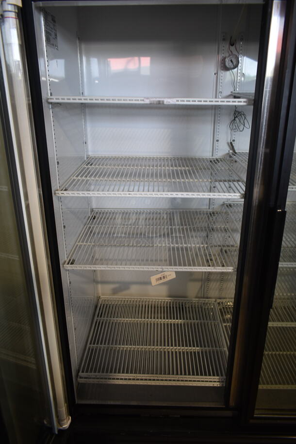 True GDM-72 Metal Commercial 3 Door Reach In Cooler Merchandiser w/ Poly Coated Racks. 115 Volts, 1 Phase. Tested and Working! - Image 5 of 9