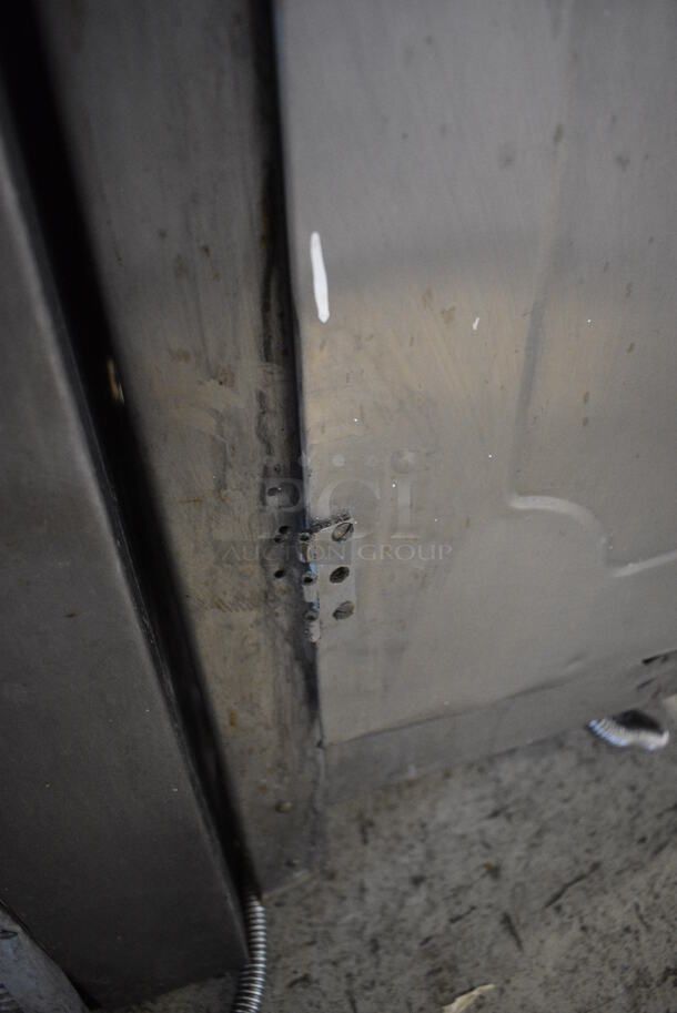 Metal Commercial Single Door Reach In Propane Gas Powered Vertical Smoker. 24.5x28.5x72 - Image 6 of 7