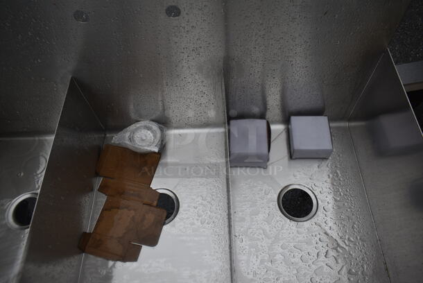BRAND NEW SCRATCH AND DENT! Stainless Steel Commercial 3 Bay Sink. - Image 2 of 4