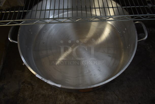 BRAND NEW SCRATCH AND DENT! Vollrath 67228 Wear-Ever Classic Select 28 Qt. Heavy-Duty Aluminum Brazier Pan - Image 3 of 4