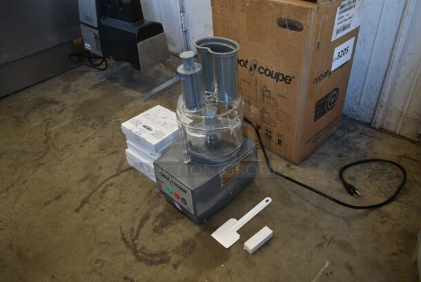 BRAND NEW SCRATCH AND DENT! Robot Coupe R 101 Plus Metal Commercial Countertop Food Processor w/ Bowl, Lid, Pusher, S Blade, 5 New In Box Blades; Julienne, 2 Grater and 2 Slicer. 120 Volts, 1 Phase. Tested and Working! - Image 2 of 12
