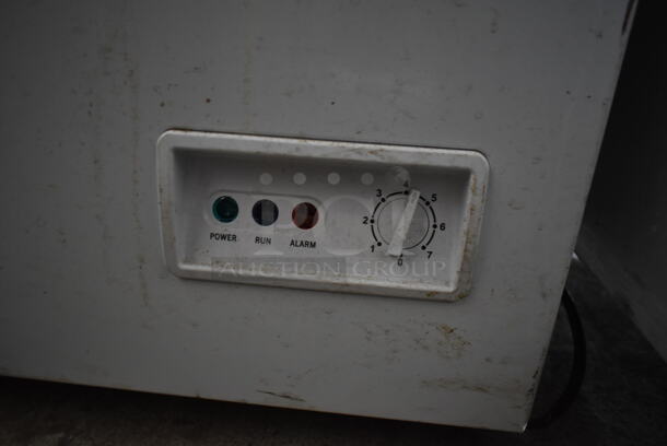 Diamond DCF60 Metal Chest Freezer. 115 Volts, 1 Phase. Tested and Working! - Image 2 of 4