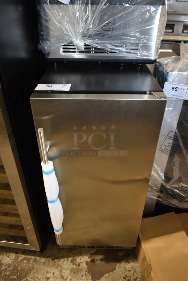 BRAND NEW SCRATCH AND DENT! Danby DIM32D1BSSPR 32lb 15" Stainless Steel Built-In Ice Maker. 115 Volts, 1 Phase. Tested and Working! - Image 1 of 8