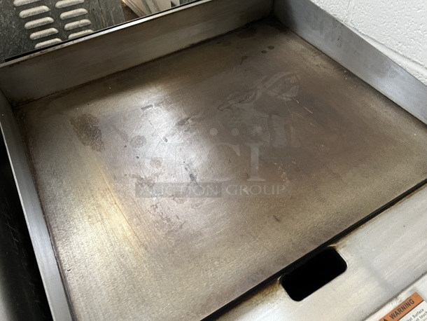 Cooking Performance Group CPG 351GMCPG24NL Stainless Steel Commercial Countertop Natural Gas Powered Flat Top Griddle. 60,000 BTU. - Image 5 of 6