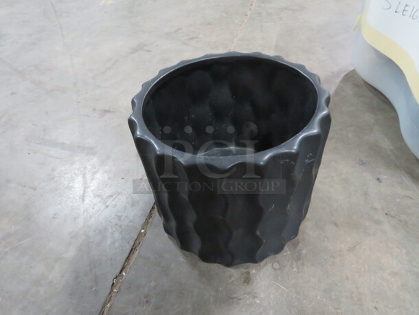 One 7.5X6.5 Black Pot. - Image 1 of 1