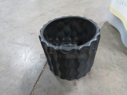 One 7.5X6.5 Black Pot.