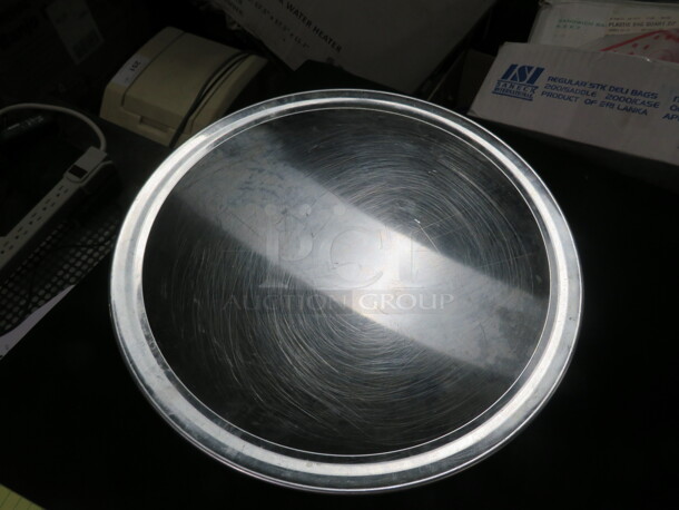 16 Inch Pizza Pan. 11XBID - Image 1 of 1
