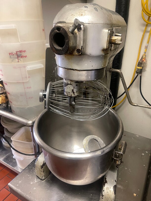 Working! Hobart 20 Qt Commercial mixer 115 Volt NSF Tested and Working! - Image 5 of 6