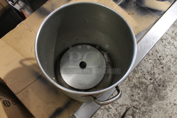 ALL ONE MONEY! Metal Stock Pot and Baking Pan - Image 2 of 3