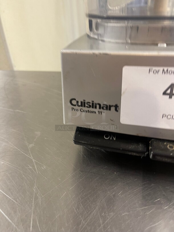 Working! Cuisinart Cup Pro Custom 11 Commercial Food Processor With 625 Watt Motor And Extra Large Feed Tube 115 Volt NSF Tested and Working! - Image 4 of 10