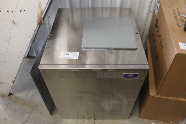 BRAND NEW! 2021 Manitowoc RNP0620A-161 Air Cooled Nugget Ice Machine - 115V, 591 lb.