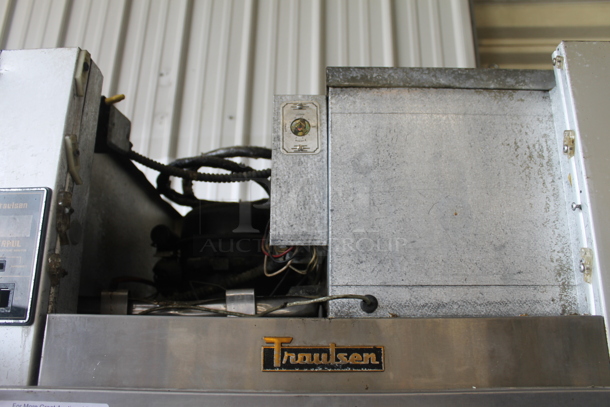 Traulsen G10010A Stainless Steel Commercial Single Door Reach In Cooler w/ Metal Racks. 115 Volts, 1 Phase. Tested and Working! - Image 4 of 7