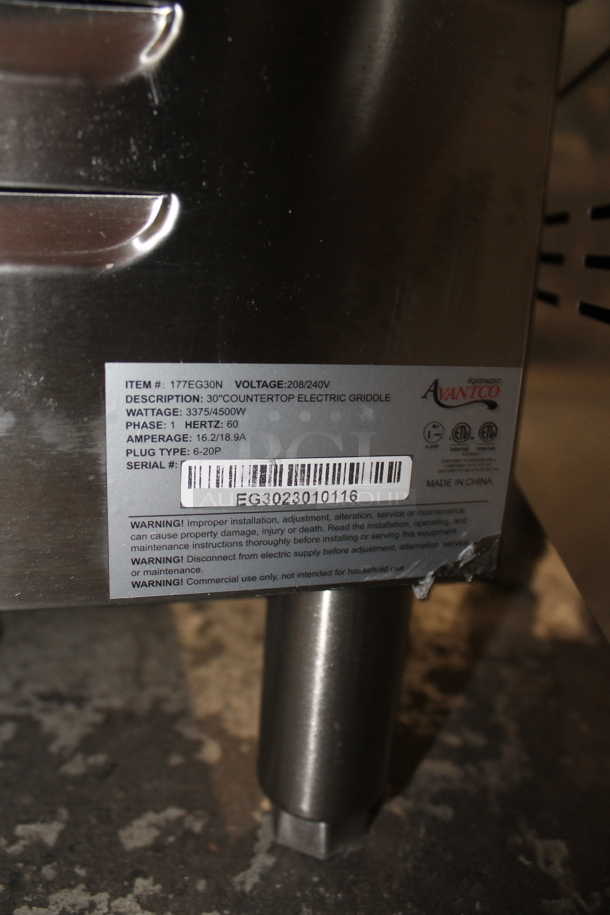 BRAND NEW SCRATCH AND DENT! Avantco 177EG30N Stainless Steel Commercial Countertop Electric Powered Flat Top Griddle w/ Thermostatic Controls. 208/240 Volts, 1 Phase.  - Image 6 of 6