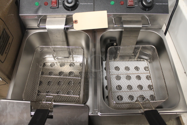BRAND NEW! Galaxy 177EF20E Stainless Steel Countertop Electric Powered 20 Pound Dual Tank Fryer w/ 2 Metal Fry Baskets and Lids. 110 Volts, 1 Phase. Tested and Working! - Image 4 of 7
