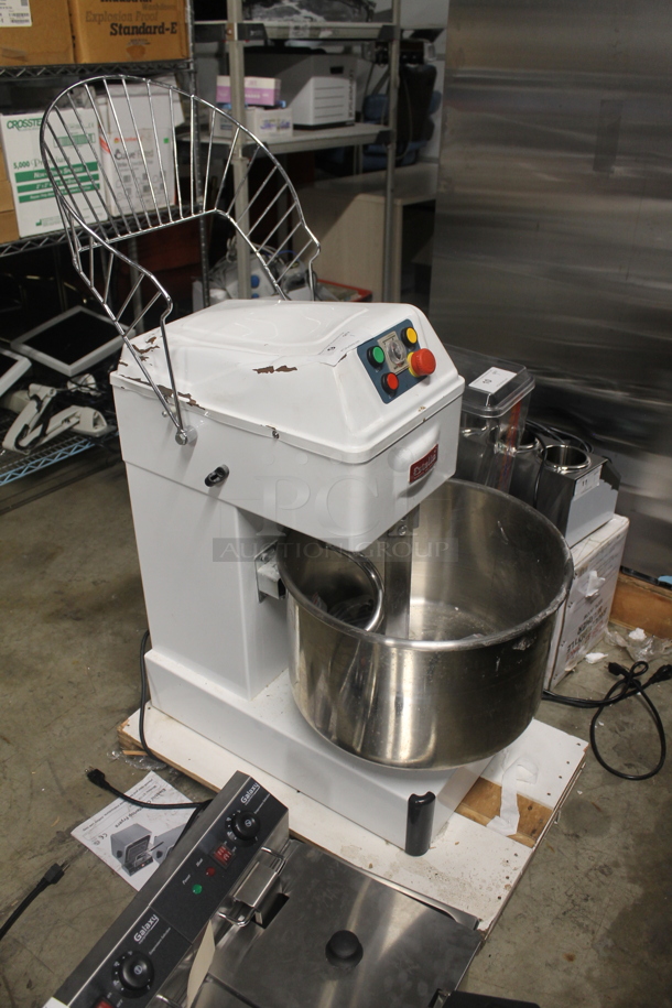 LIKE NEW! Estella 348SM80 Metal Commercial 40 Quart / 60 Pound Two-Speed Spiral Dough Mixer w/ Stainless Steel Mixing Bowl, Bowl Guard and Dough Hook. 240 Volts. Unit Has Only Been Used a Few Times! Tested and Working! - Image 5 of 8