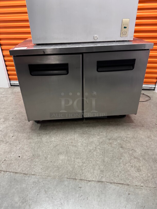 Working! Blue Air BLUR48-HC 48 inch 2 Section Undercounter Refrigerator 115 Volt NSF Tested and Working! - Image 4 of 9