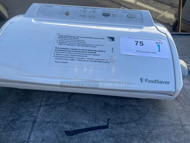 Clean! FoodSaver Compact Vacuum Sealer Machine Airtight Food Storage and Sous Vide, White NSF 115 Volt Tested and Working! - Image 2 of 7