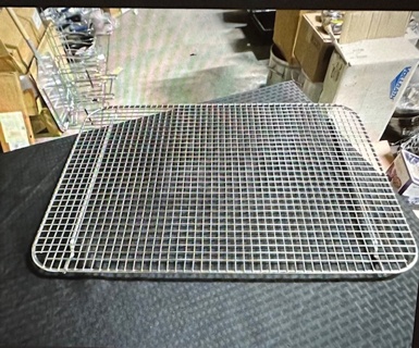 One NEW Full Size Grate. 