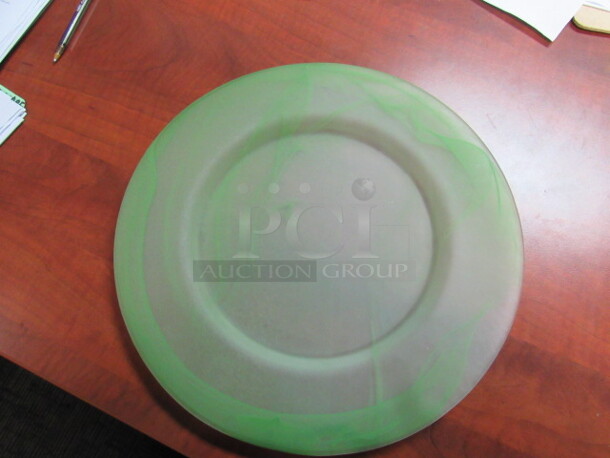 13 Inch Green Charger Plate. 12XBID
