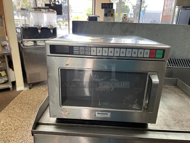 Working! Panasonic NE-21523 2100w Commercial Microwave with Touch Pad, 208v/1ph NSF Tested and Working! - Image 1 of 6