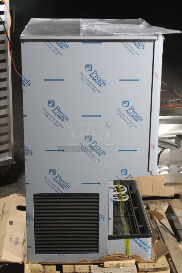 BRAND NEW SCRATCH & DENT! Hoshizaki DCM-500BAH-OS Opti-Serve Countertop Ice Maker and Water Dispenser - 40 lb. Storage Air Cooled. 115V 12.9 Amps 1Ph	60Hz. S/N: N17539L. Dent in upper right corner. See photos. 26 x 22 1/2 x 40     - Image 5 of 11