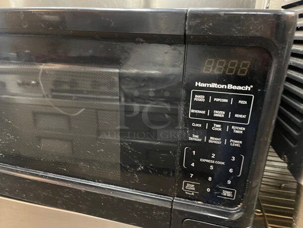 working! Hamilton Beach 1.1 Cu. Ft. Black Digital Microwave Oven 110 Volt Tesed and Working - Image 5 of 9