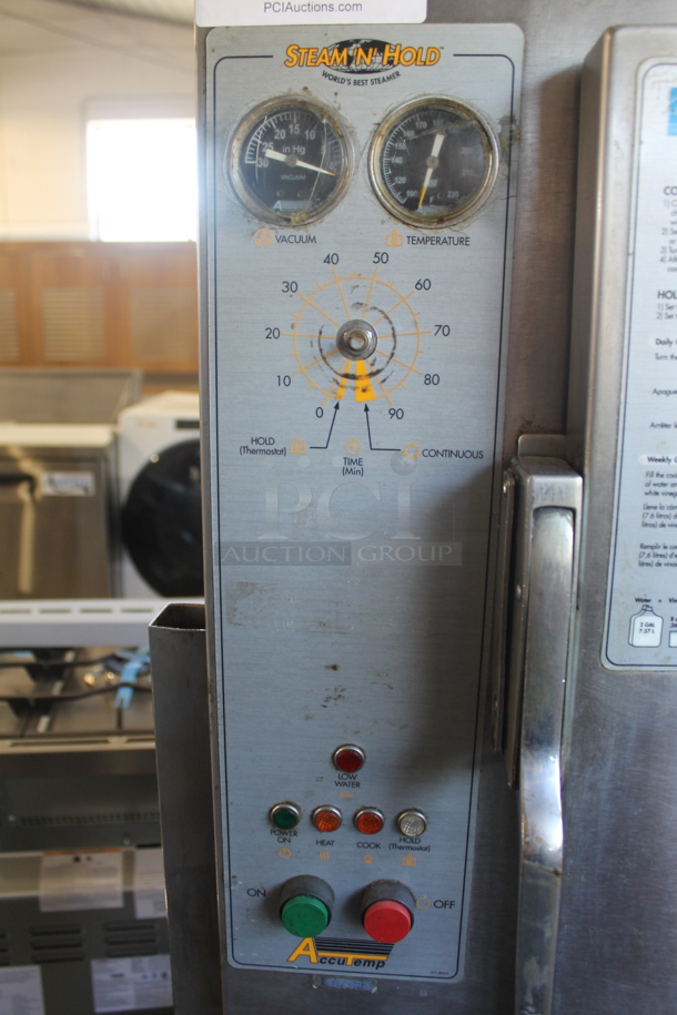 AccuTemp SNH 11 Stainless Steel Commercial Single Door Steam Cabinet w/ Under Shelf on Commercial Casters. 208-250 Volts, 3 Phase. - Image 2 of 7