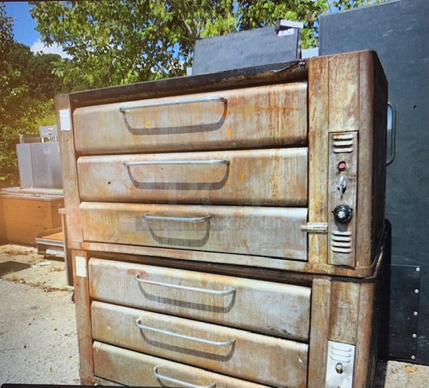 One Natural Gas Double Deck Oven. Missing 3 Knobs. 58X41X67 - Image 1 of 2