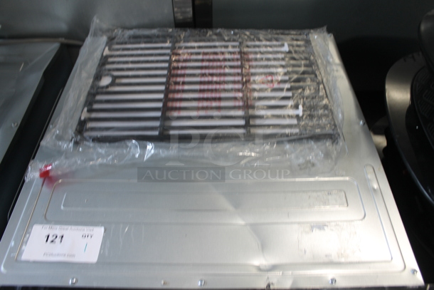 BRAND NEW SCRATCH AND DENT! 2023 KoolMore KM-MD-1SS Stainless Steel Commercial Drawer Microwave Oven. 120 Volts, 1 Phase.  - Image 3 of 9