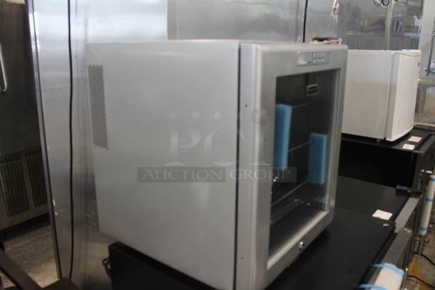 BRAND NEW SCRATCH AND DENT! Whynter WC-16S Stainless Steel Commercial Mini 16 Bottle Capacity Wine Chiller Merchandiser. 115 Volts, 1 Phase. Tested and Working! - Image 3 of 8