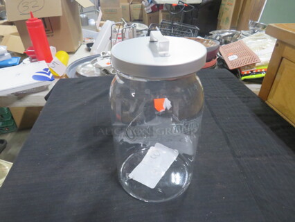 NEW Poly Otis Spunkmeyer Container With Lid. 3XBID