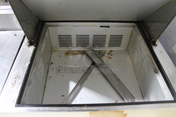 2016 Leader LM27 S/C Stainless Steel Commercial Sandwich Salad Prep Table Bain Marie Mega Top. 115 Volts, 1 Phase. Tested and Powers On But Does Not Get Cold - Image 3 of 4