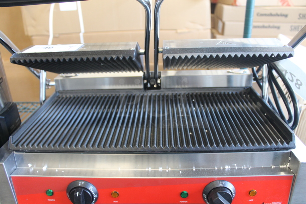 BRAND NEW SCRATCH AND DENT! Avantco 177P84 Commercial Stainless Steel Electric Countertop Double Panini Grill With Grooved Plates On Rubber Feet. 120V. Tested And Working! - Image 5 of 7