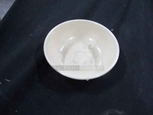 5.5X2 Carlisle Melamine Bowl. 15XBID